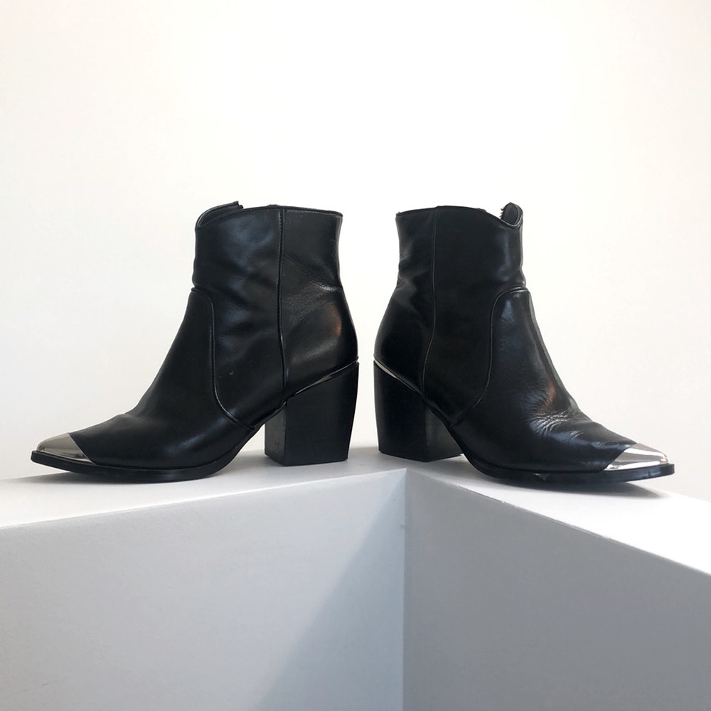 Trendy western / cowboy style boots!